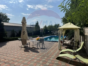 Casă / Vilă cu 6 camere de vânzare - imagine 7