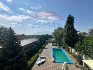 Casă / Vilă cu 6 camere de vânzare - imagine 11