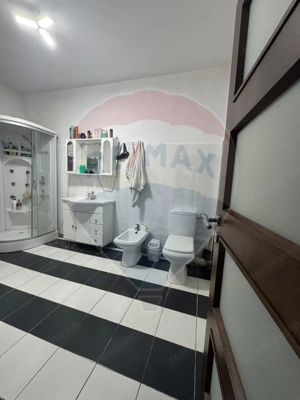 Casă / Vilă cu 6 camere de vânzare - imagine 14