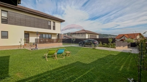 Casă individuală de vânzare în Hărman – modernă, spațioasă și complet - imagine 2 Casă individuală de vânzare în Hărman – modernă, spațioasă și complet - imagine 2