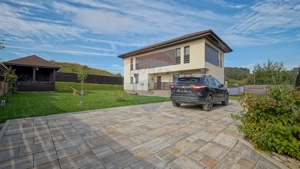 Casă individuală de vânzare în Hărman – modernă, spațioasă și complet - imagine 5 Casă individuală de vânzare în Hărman – modernă, spațioasă și complet - imagine 5