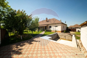 Vând/Schimb casă duplex 150 mp, piscină și curte la Turnu