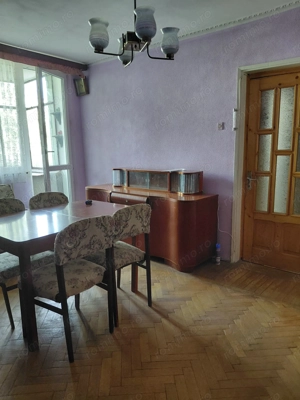 Aprtament 2 cam, Tig 1,et 3 si  un garaj mare langa bloc