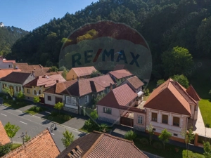 Casă cu două corpuri, teren 835 mp, str. I.L. Caragiale, Râșnov - imagine 5