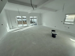 Posibiliate personalizare. Teren generos.  - imagine 3