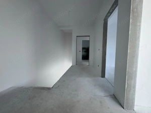 Posibiliate personalizare. Teren generos.  - imagine 9