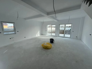 Posibiliate personalizare. Teren generos.  - imagine 5