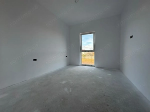 Posibiliate personalizare. Teren generos.  - imagine 11