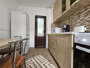 Apartament 2 camere renovat in Tractorul - imagine 18