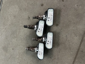 Vând senzori presiune Mercedes  - imagine 2 Vând senzori presiune Mercedes  - imagine 2