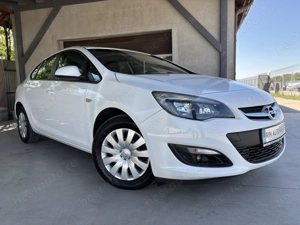 Opel Astra J Sedan 1.4 Turbo - imagine 3