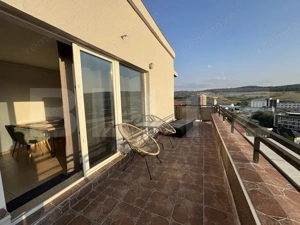 Oportunitate , Apartament de tip penthouse , 3 Camere 84 Mp plus Terasa 30 Mp - imagine 3
