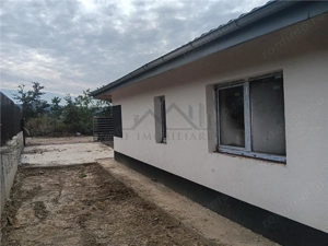 Barnova CASA PARTER su 101mp 4cam 2 bai 450mp teren toate utilitatile la gata - imagine 8