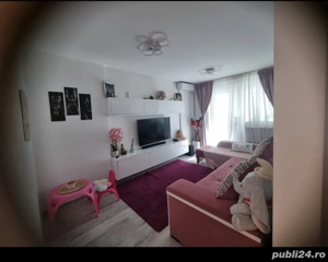 închiriez garsonieră 