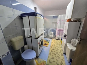 Casa de vanzare cu 6 camere 2 parcari curte libera 200 mp in Selimbar - imagine 9