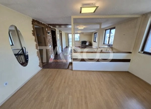 Casa de vanzare cu 6 camere 2 parcari curte libera 200 mp in Selimbar - imagine 10