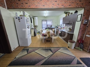 Casa de vanzare cu 6 camere 2 parcari curte libera 200 mp in Selimbar - imagine 8