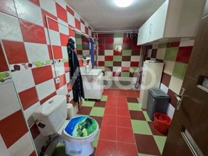 Casa de vanzare cu 6 camere 2 parcari curte libera 200 mp in Selimbar - imagine 7