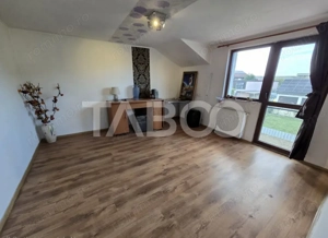 Casa de vanzare cu 6 camere 2 parcari curte libera 200 mp in Selimbar - imagine 11