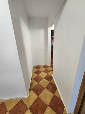Propietar Vand apartament spatios în Zona Soarelui  - imagine 2