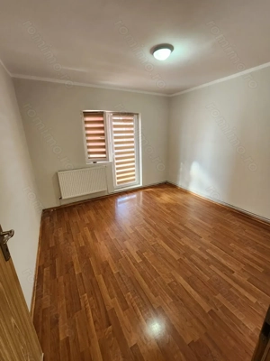 Propietar Vand apartament spatios în Zona Soarelui  - imagine 8