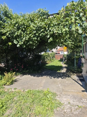 casa si teren de vanzare - imagine 2