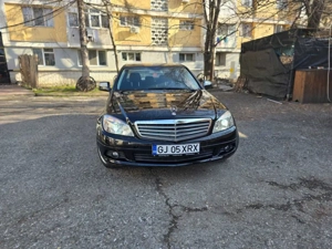 Mercedes clasa C200 Negru