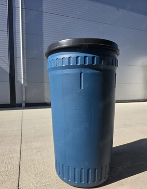 Butoi plastic albastru ,  cu capac si inchidere cu filet si aerisire , 215 L