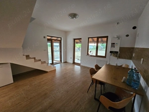 Închiriez duplex