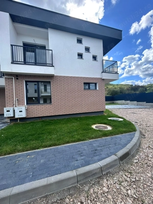 Casa tip Triplex de vanzare