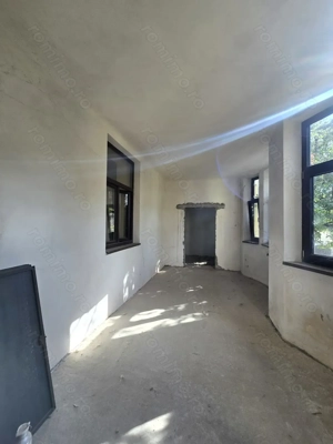 Cenad-Ultracentral-2 fronturi- Casa cu ahitectura deosebita - imagine 12