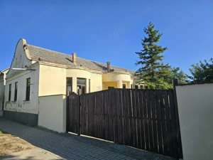 Cenad-Ultracentral-2 fronturi- Casa cu ahitectura deosebita - imagine 8