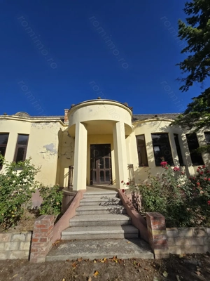 Cenad-Ultracentral-2 fronturi- Casa cu ahitectura deosebita