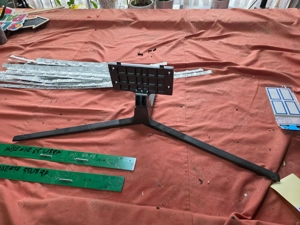 talpa picior suport de pe tv Hisense 55u8qf