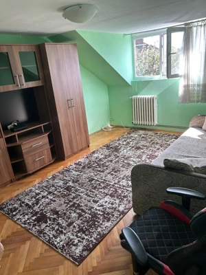 De vanzare apartament cu 2 camere, mansarda cladire in asociatie, etaj 3, zona parc, P-ta Crucii