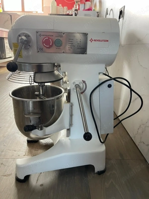 Vând mixer planetar 10 litri preț 1800lei negociabik