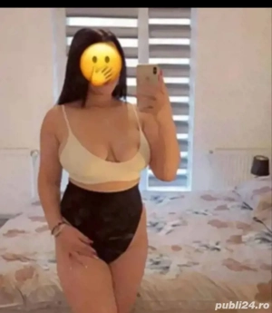 New Brunetă cu forme