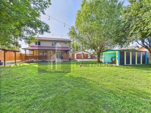 Vânzare casă P+M, 7 camere, 4 dormitoare, 4 băi, garaj 3 autoturisme