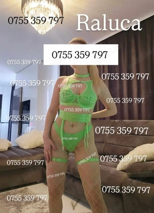 Raluca blonda fierbinte