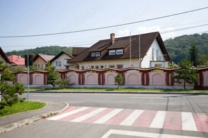 Casă spațioasă cu teren generos   Râșnov, cartier Primăverii