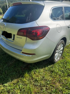 Opel Astra Sports Tourer 1.6-Diesel-Manual 81hp-218.000 - imagine 5 Opel Astra Sports Tourer 1.6-Diesel-Manual 81hp-218.000 - imagine 5