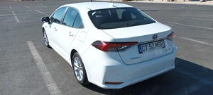 Vind toyota corolla hybrid