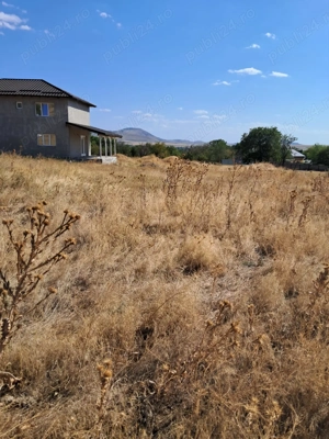 Teren de vânzare + casă demolabilă - imagine 4