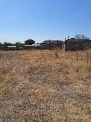 Teren de vânzare + casă demolabilă - imagine 5