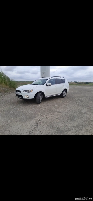 vând Mitubuishi outlander 