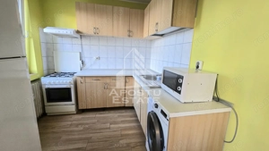 Apartament cu 4 camere si 2 bai, bloc cu lift, zona Circumvalatiunii - imagine 3