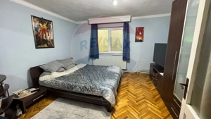 Vila de vânzare în Rucăr – 9 camere, grădină generoasă, zonă liniștită