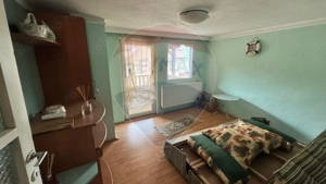 Vila de vânzare în Rucăr – 9 camere, grădină generoasă, zonă liniștită - imagine 16