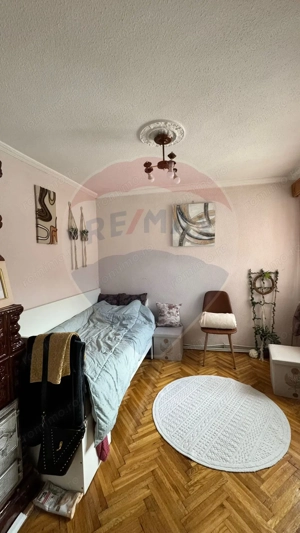 Vila de vânzare în Rucăr – 9 camere, grădină generoasă, zonă liniștită - imagine 7