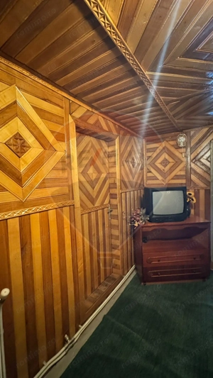 Vila de vânzare în Rucăr – 9 camere, grădină generoasă, zonă liniștită - imagine 11